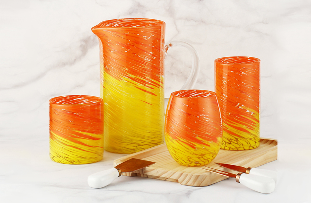 SET07682 Two color whirlwind wine glass set