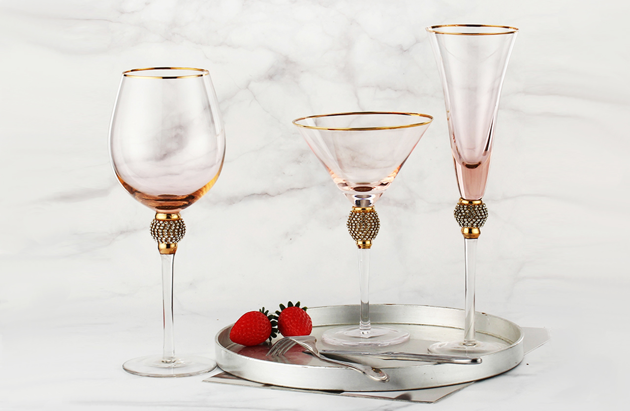 SET06579 Colored wine glass with diamond and gold rim